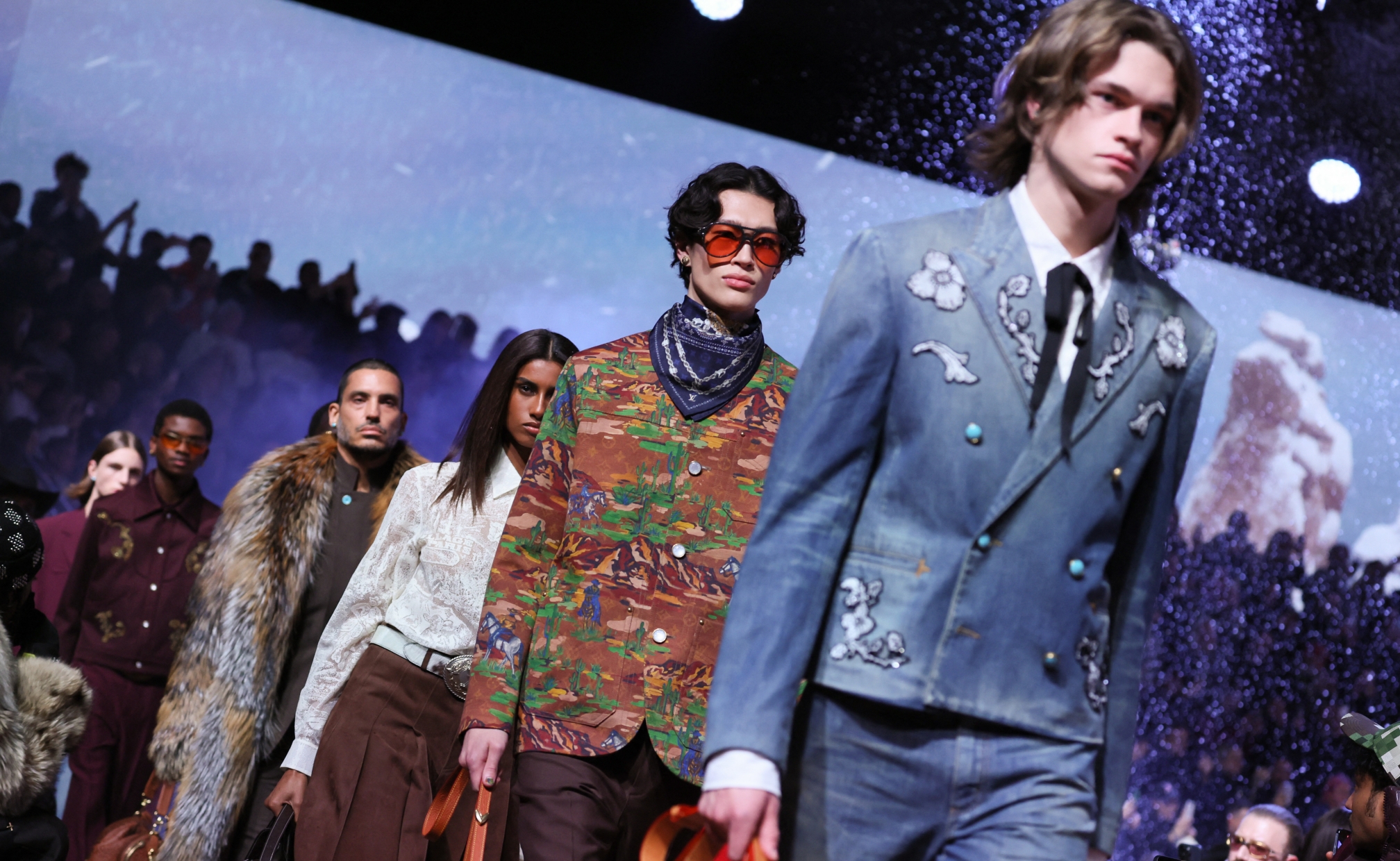 Koleksi Louis Vuitton di Paris Men's Fashion Week Fall/Winter 2024