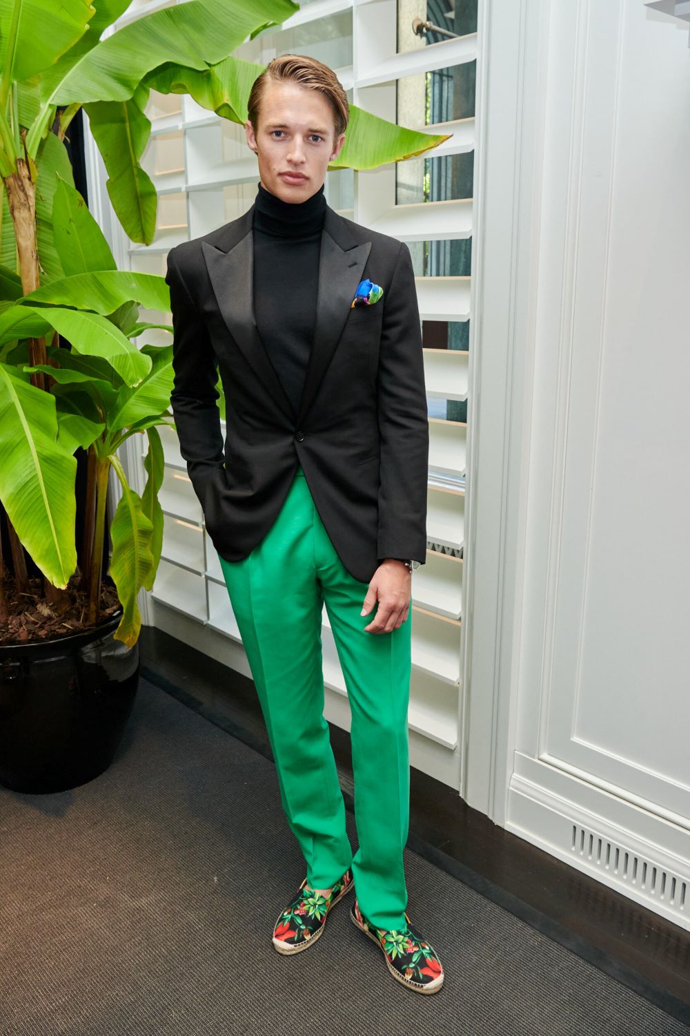 Ralph Lauren memasukkan aksen hijau pada salah satu koleksi sepatu terbarunya