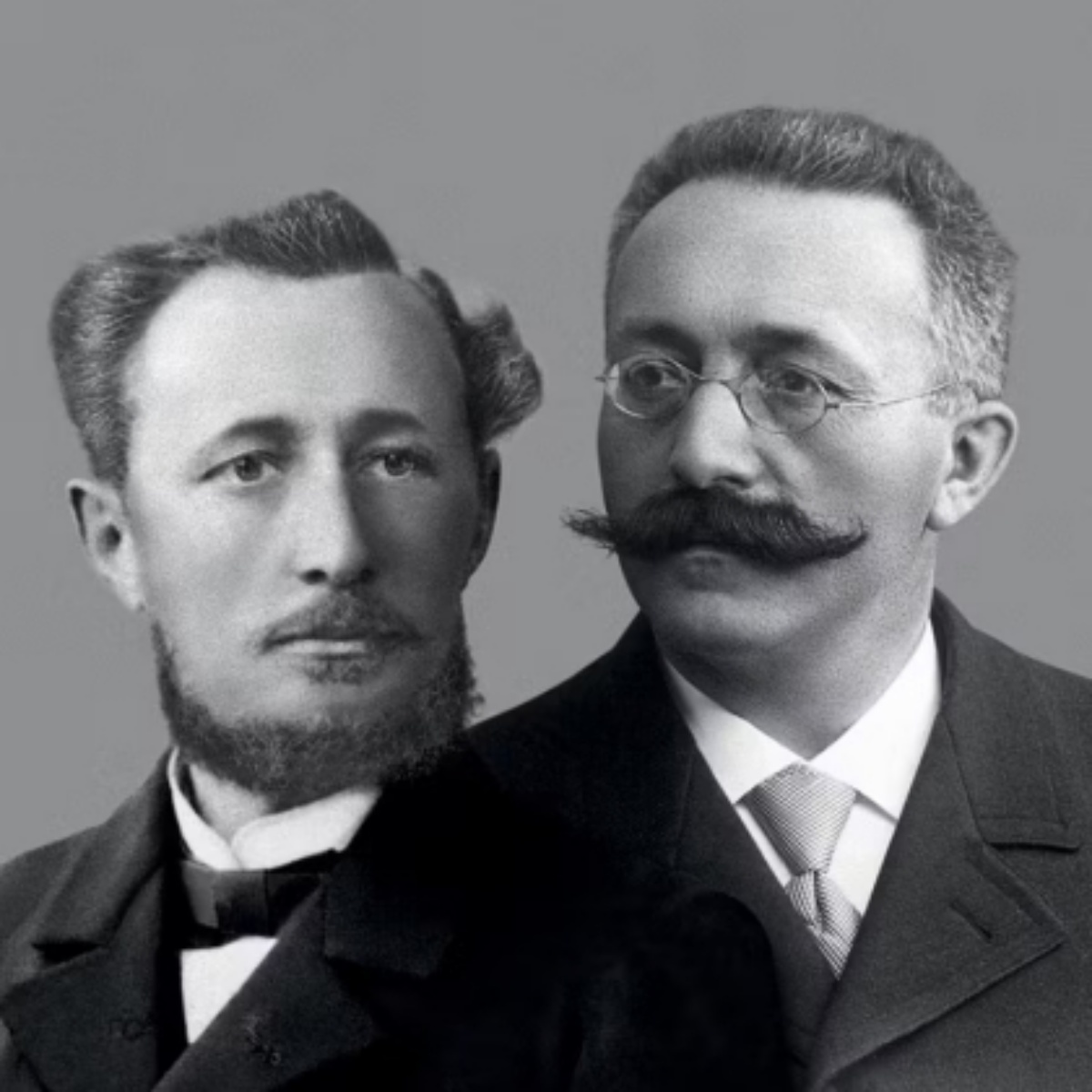 Jules Louis Audemars (kiri) dan Edward Auguste Piguet (kanan)
