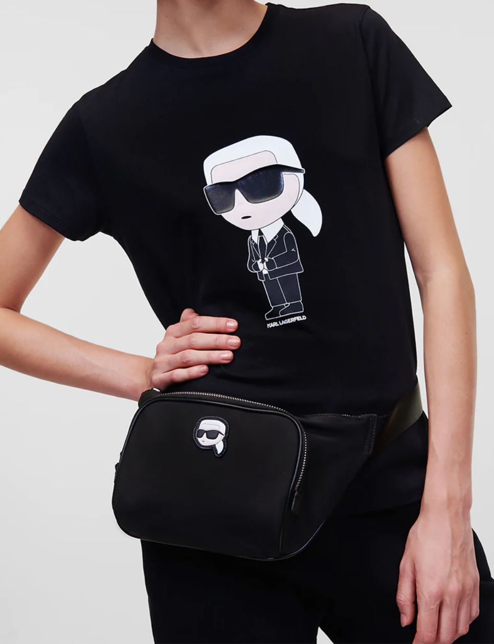 Bumbag Karl Lagerfeld dengan desain minimalisnya