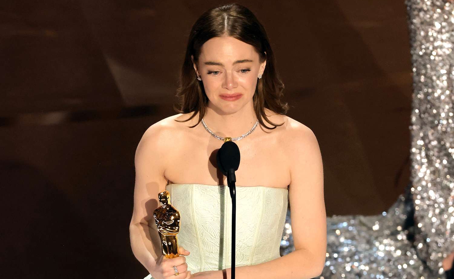 Untuk kedua kalinya, Emma Stone memenangkan nominasi Best Actress di Oscars. Kali ini berkat performanya dalam film Poor Things