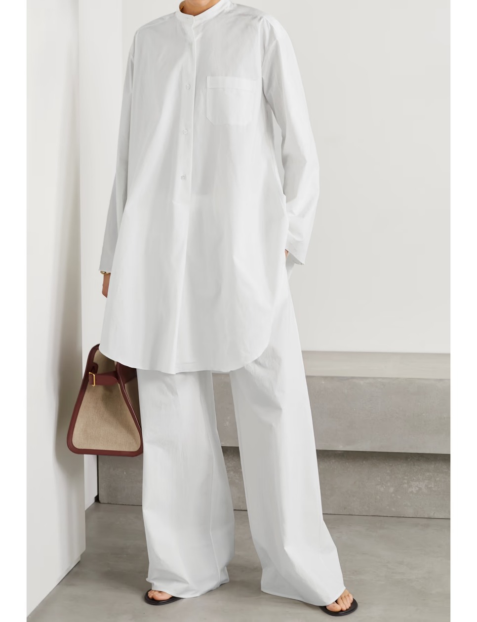 Outfit serba putih untuk Lebaran