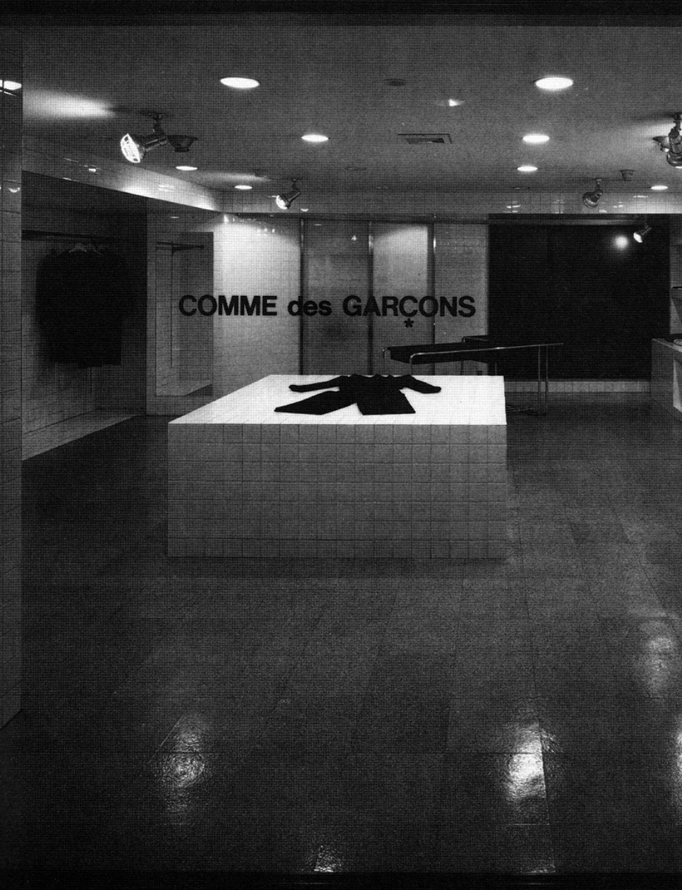 Potret butik pertama Comme des Garçons di Tokyo pada tahun 1976