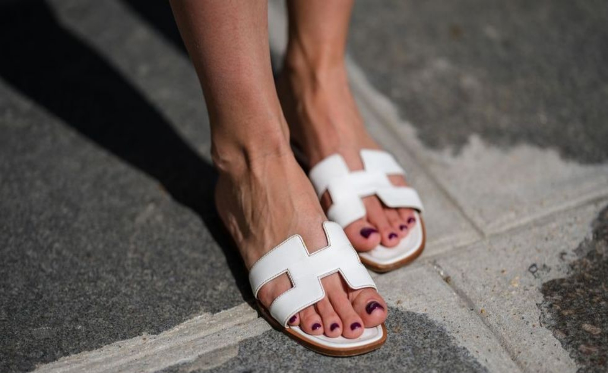 Tampilan sandal Hermès Oran