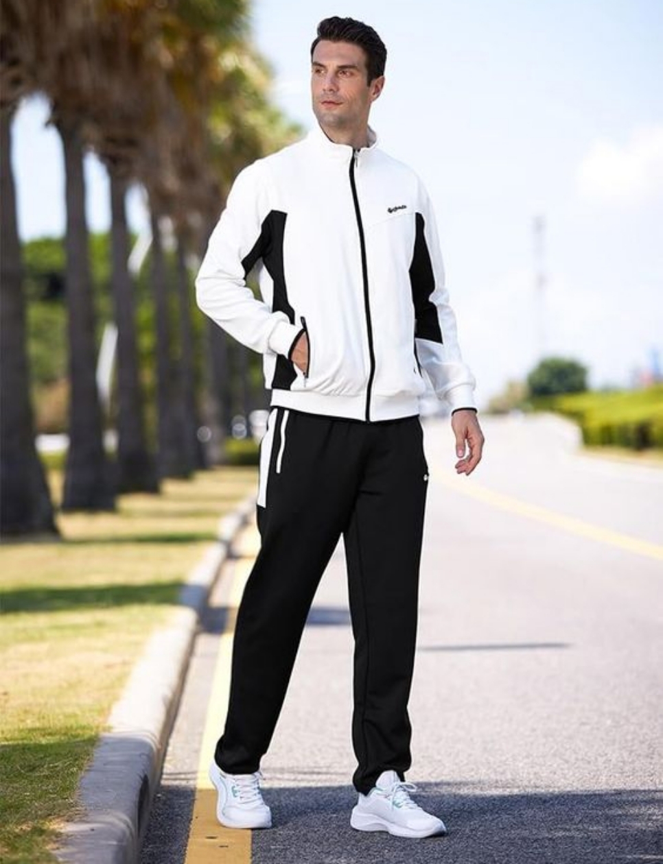 Outfit jogging pria dengan track jacket