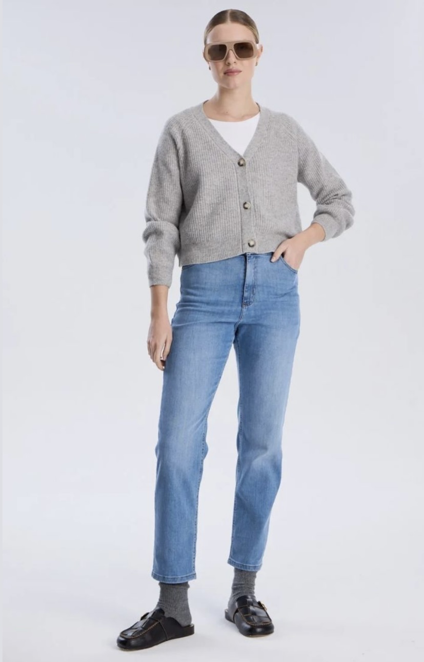 Warna Denim Dengan Warna Abu-abu