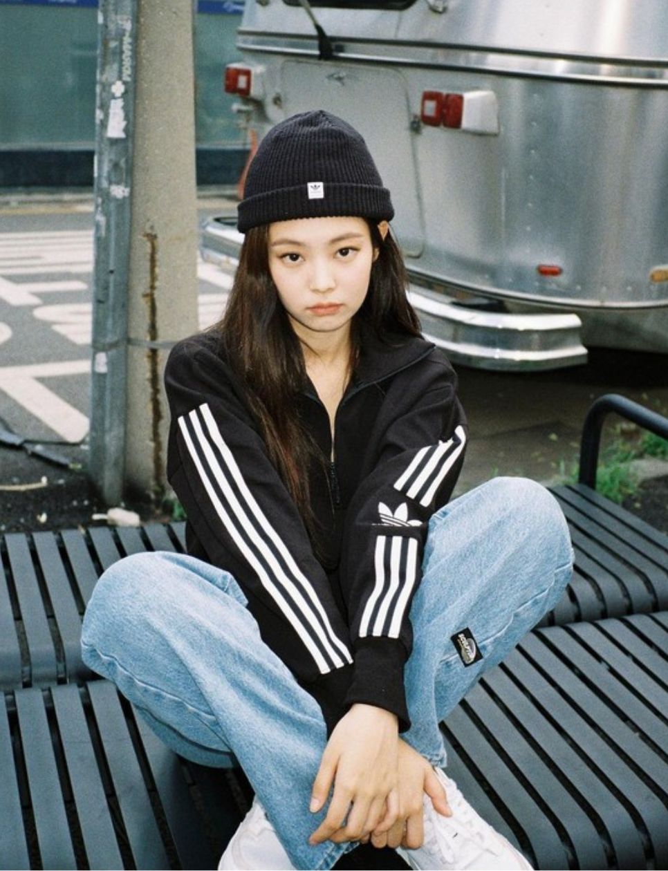 Jennie Blackpink dengan sporty style