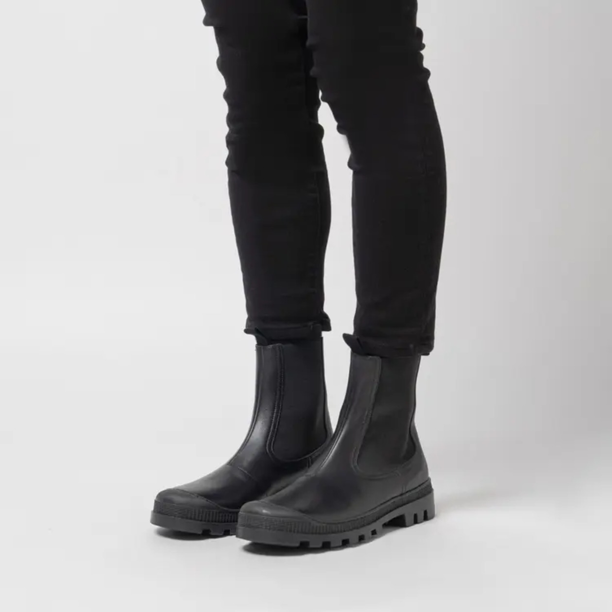 Loewe Chelsea Chunky Boots Leather Black