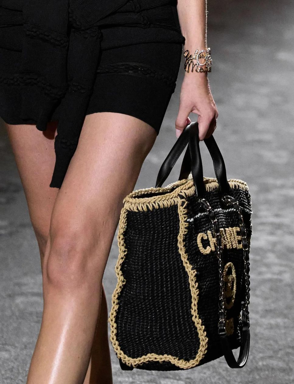 Tas anyaman Chanel yang memulai debutnya pada SS24 