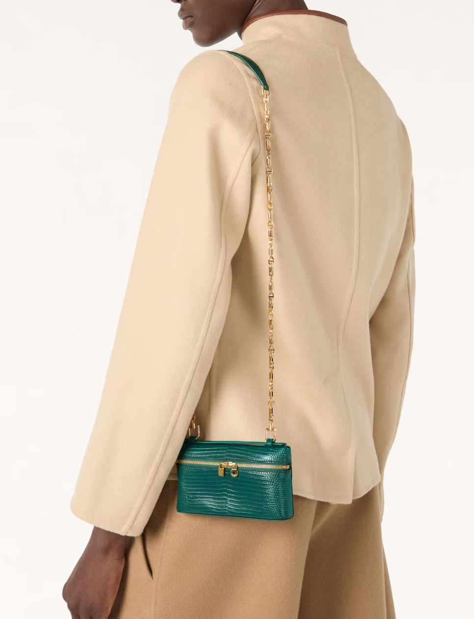 Extra Pocket Mini Pouch Lizard Leather - Sumber gambar: pt.loropiana.com