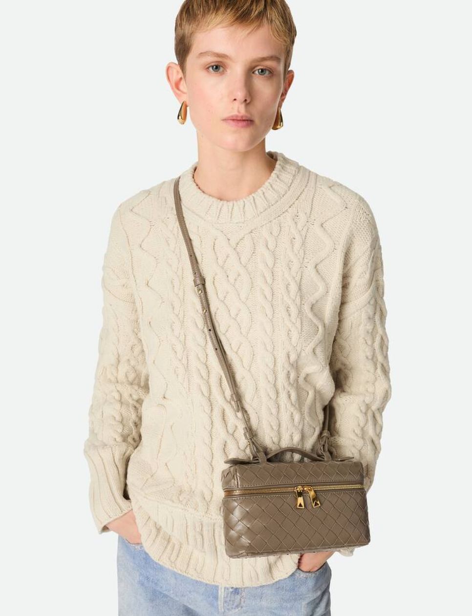 Autumn casual dengan vanity bag