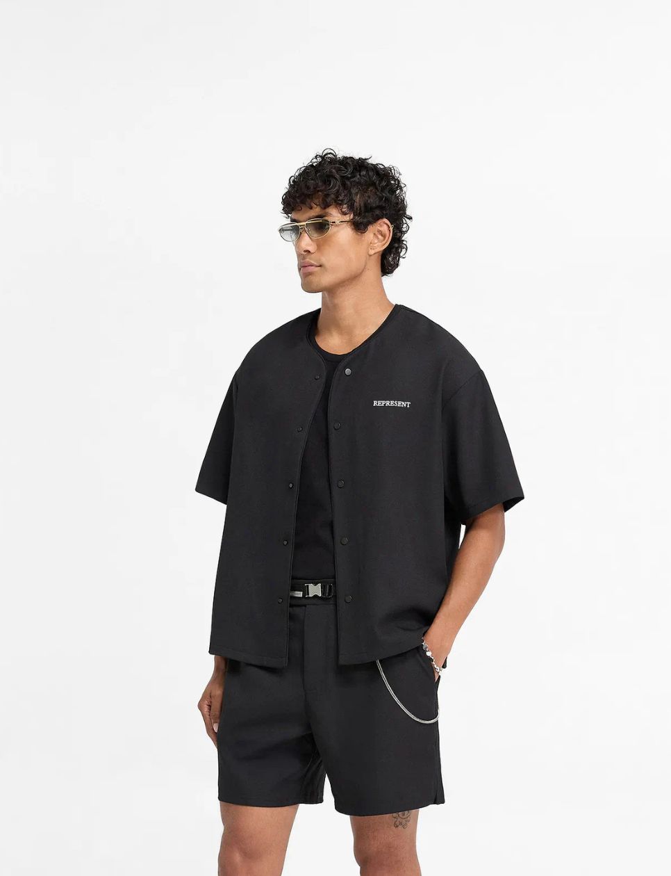 Summer 22 Collection - Sumber gambar: row.representclo.com