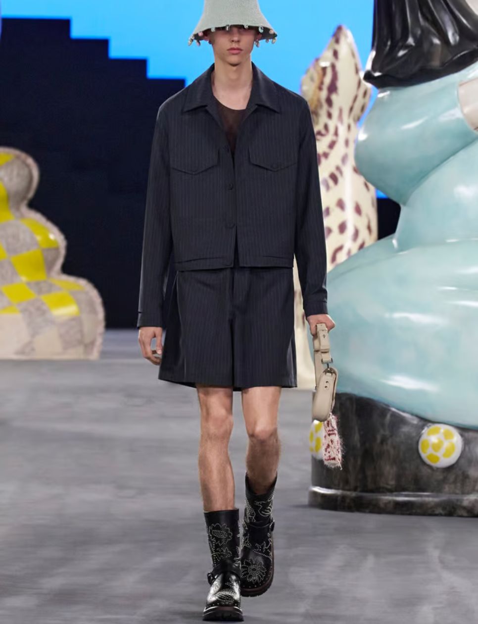 Dior Summer 2025 Men’s Show Look 6 (sumber gambar: dior.com)