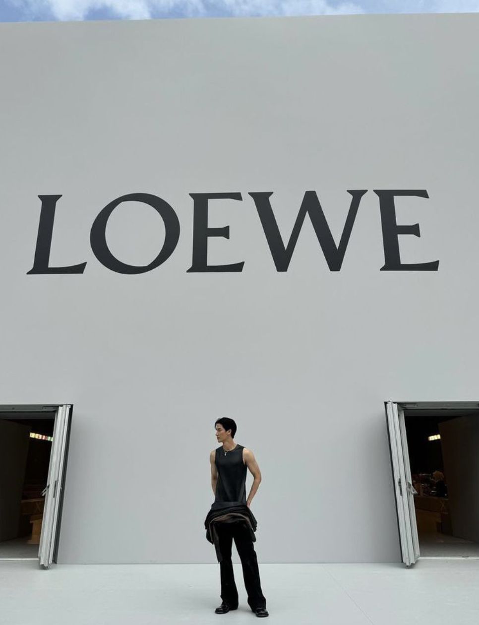 Tay Tawan dalam event Loewe