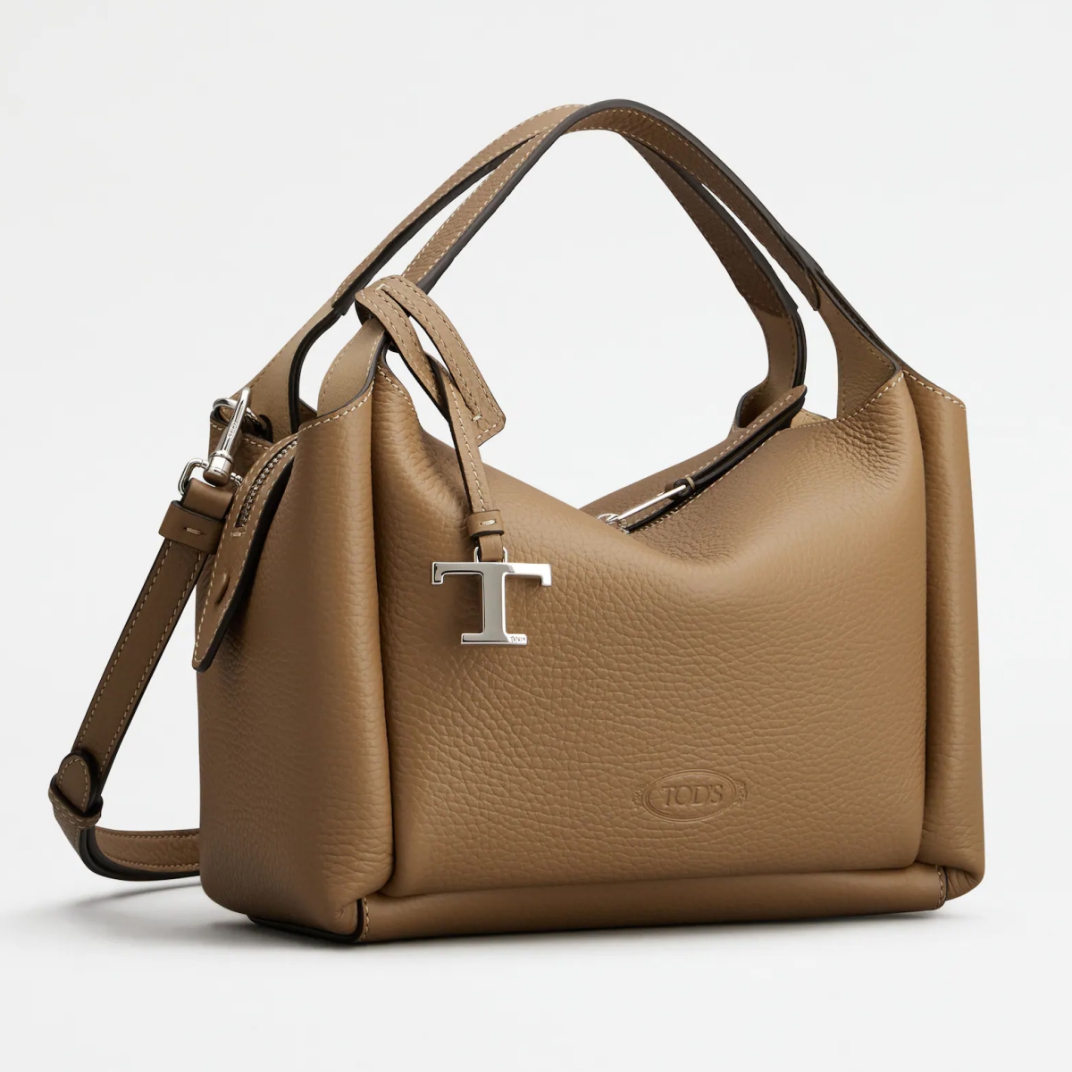 Tod’s Stamped Leather Mini Bowling Bag (Sumber foto: https://www.tods.com/)