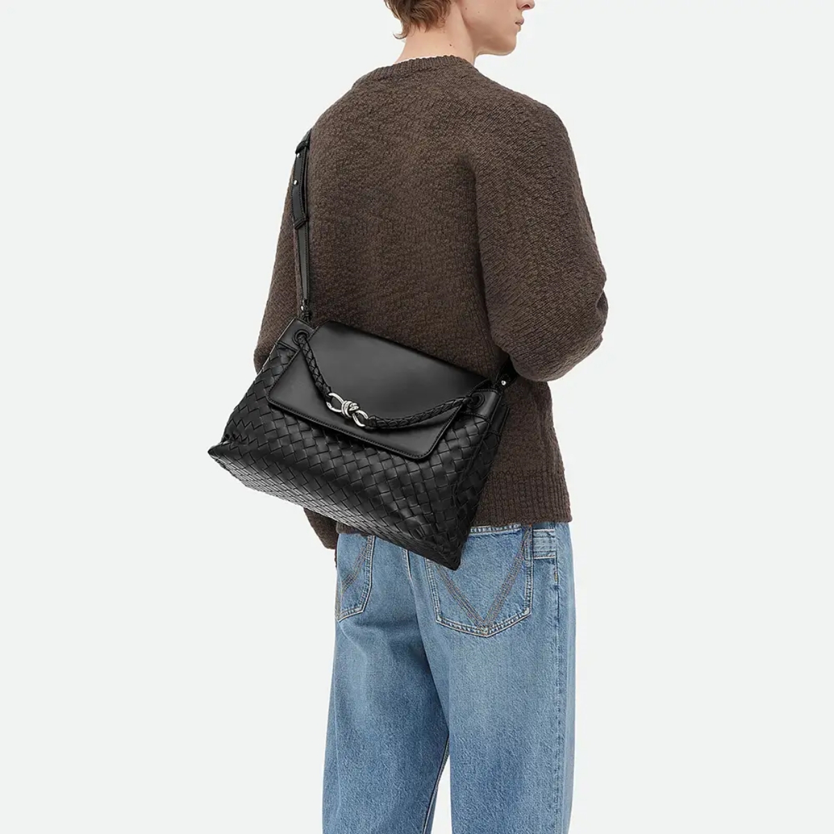 Bottega Veneta Medium Andiamo Messenger Bag Black