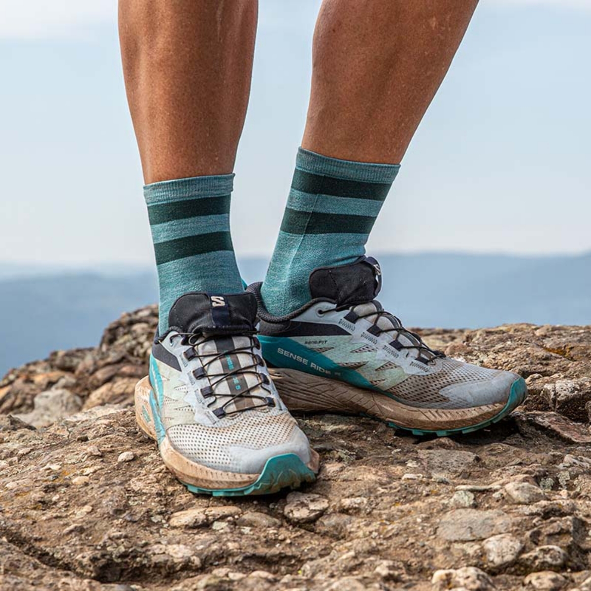 Trail running shoes (Sumber foto: https://www.switchbacktravel.com)