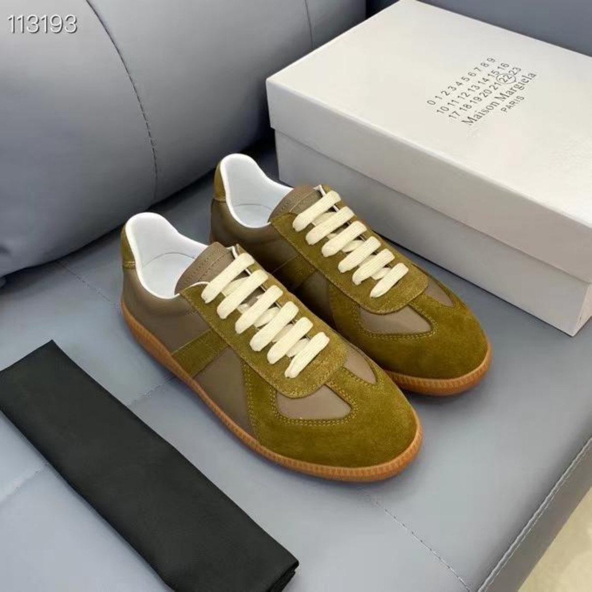 Packaging sepatu (Sumber foto: https://www.cartrollers.com/)