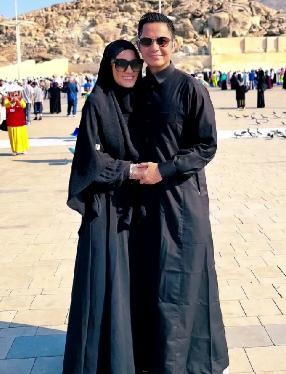 Umroh ke Tanah Suci (Sumber foto: Instagram/ichasoebandono)