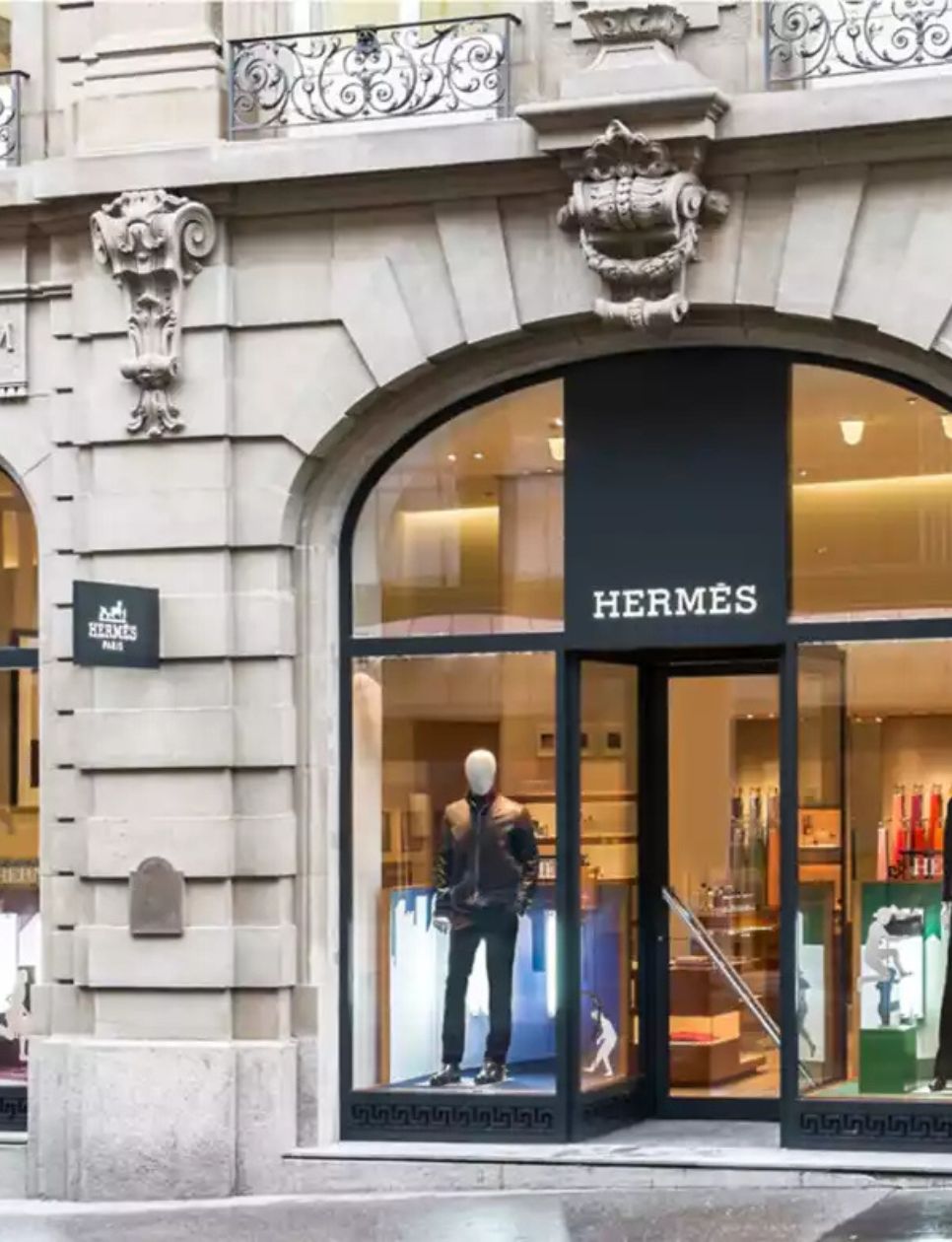 11. Hermès