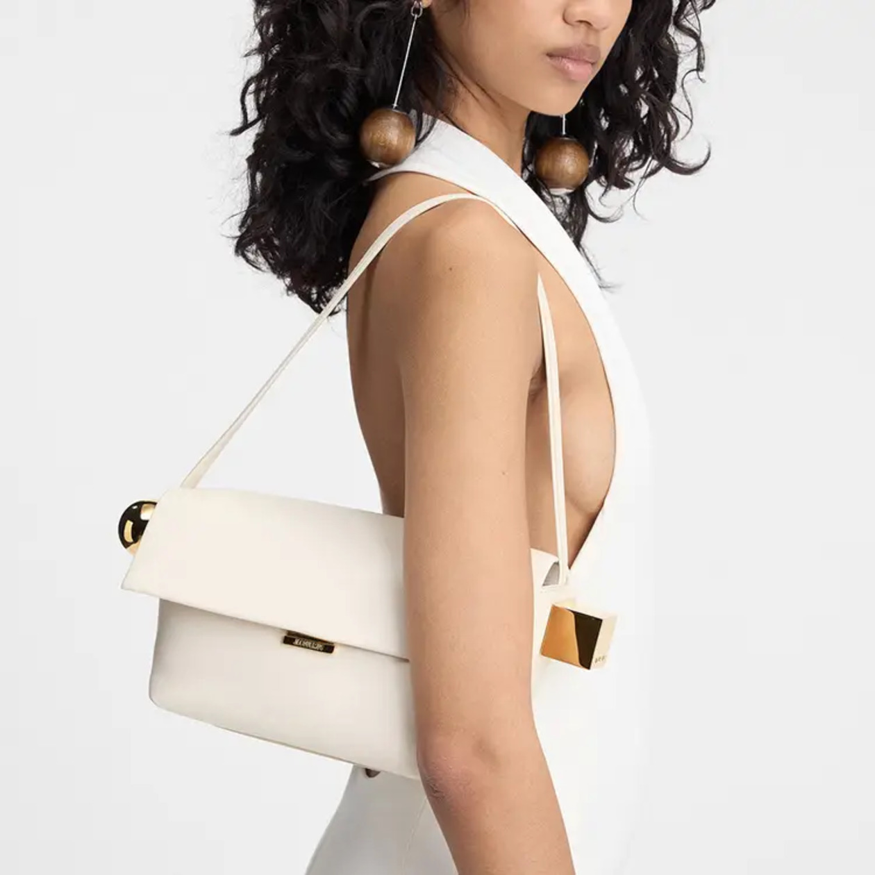 Jacquemus The Rond Carré Flap Shoulder Bag Light Ivory