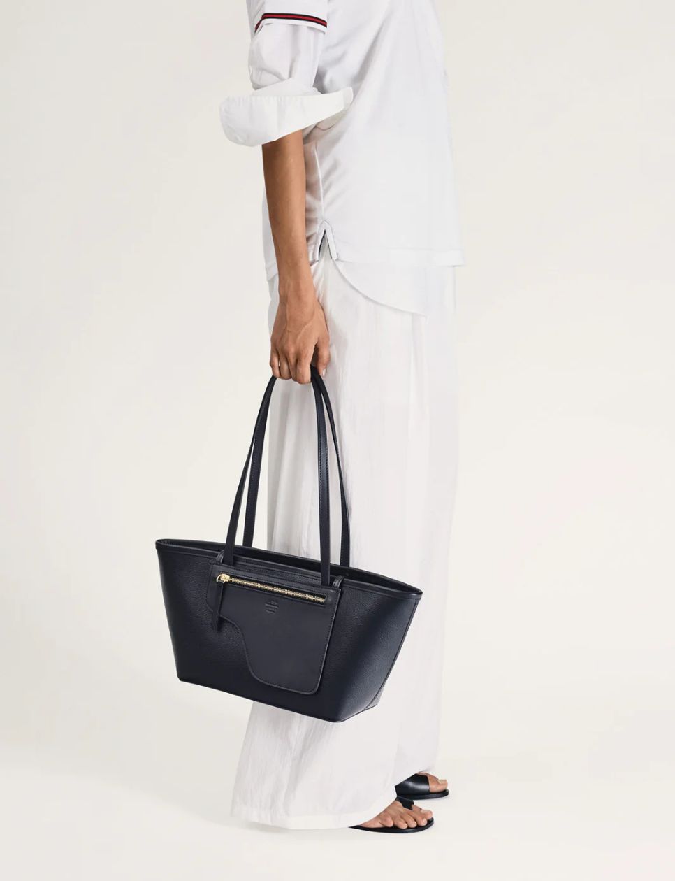 Gaiba Black Grained Calf (sumber: atpatelier.com)