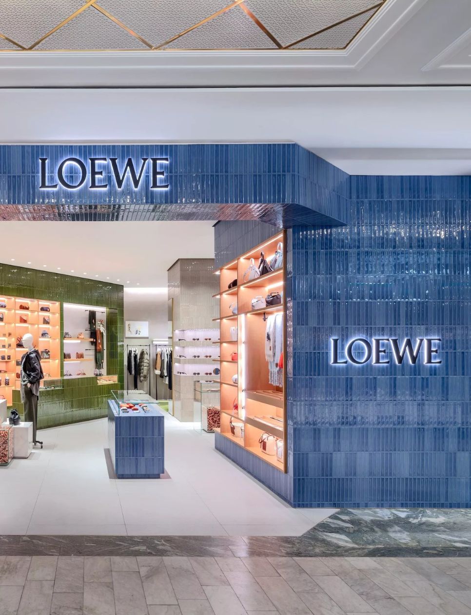 15. Loewe