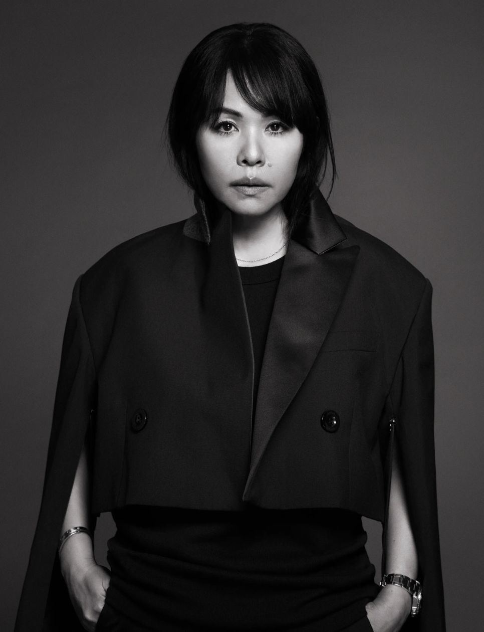 Chitose Abe, desainer asal Jepang yang mendirikan Sacai (sumber: https://www.vogue.com/article/sacais-chitose-abe-is-a-magazine-s-latest-curator)