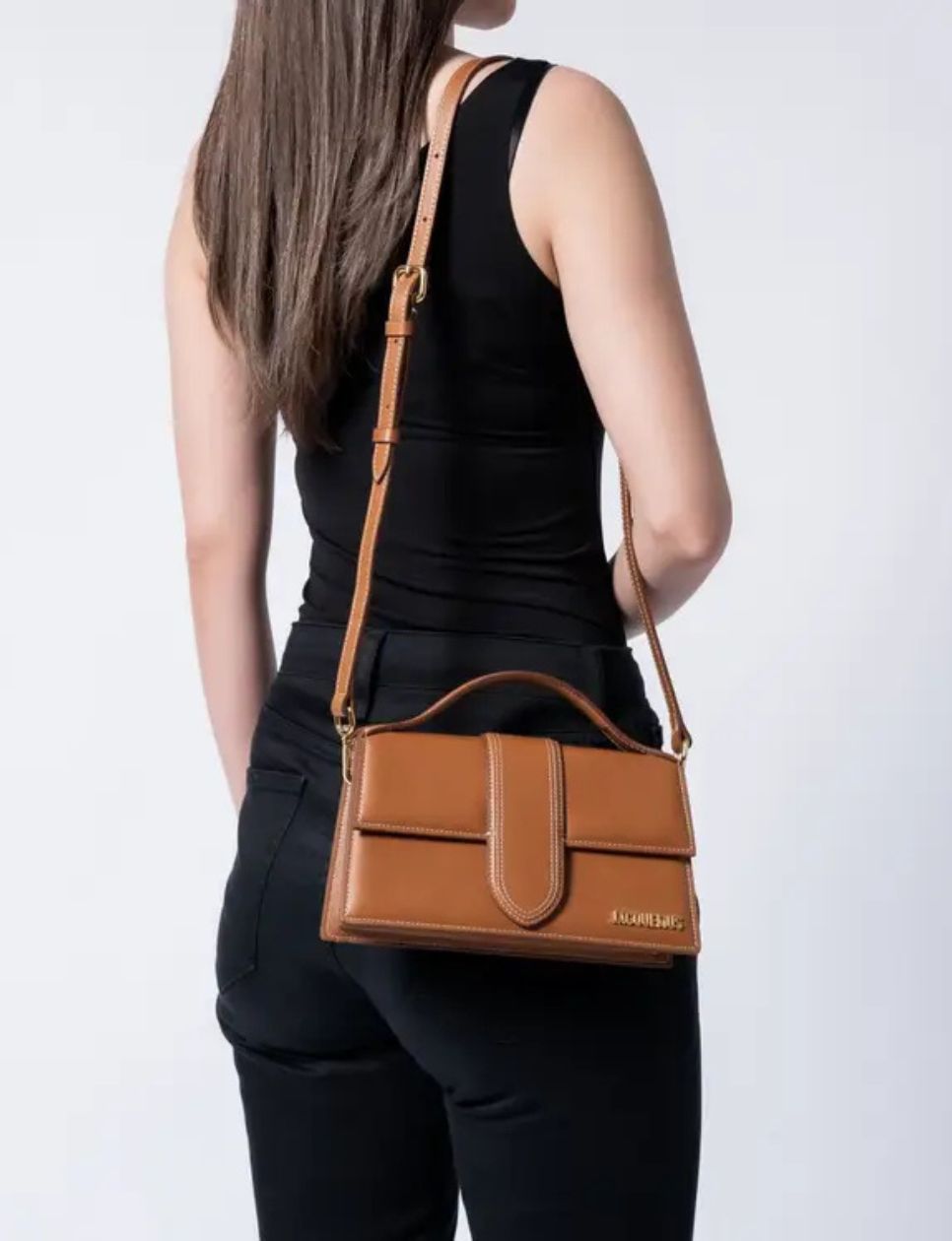 2. Jacquemus Le Grand Bambino Smooth Leather Handbag Light Brown