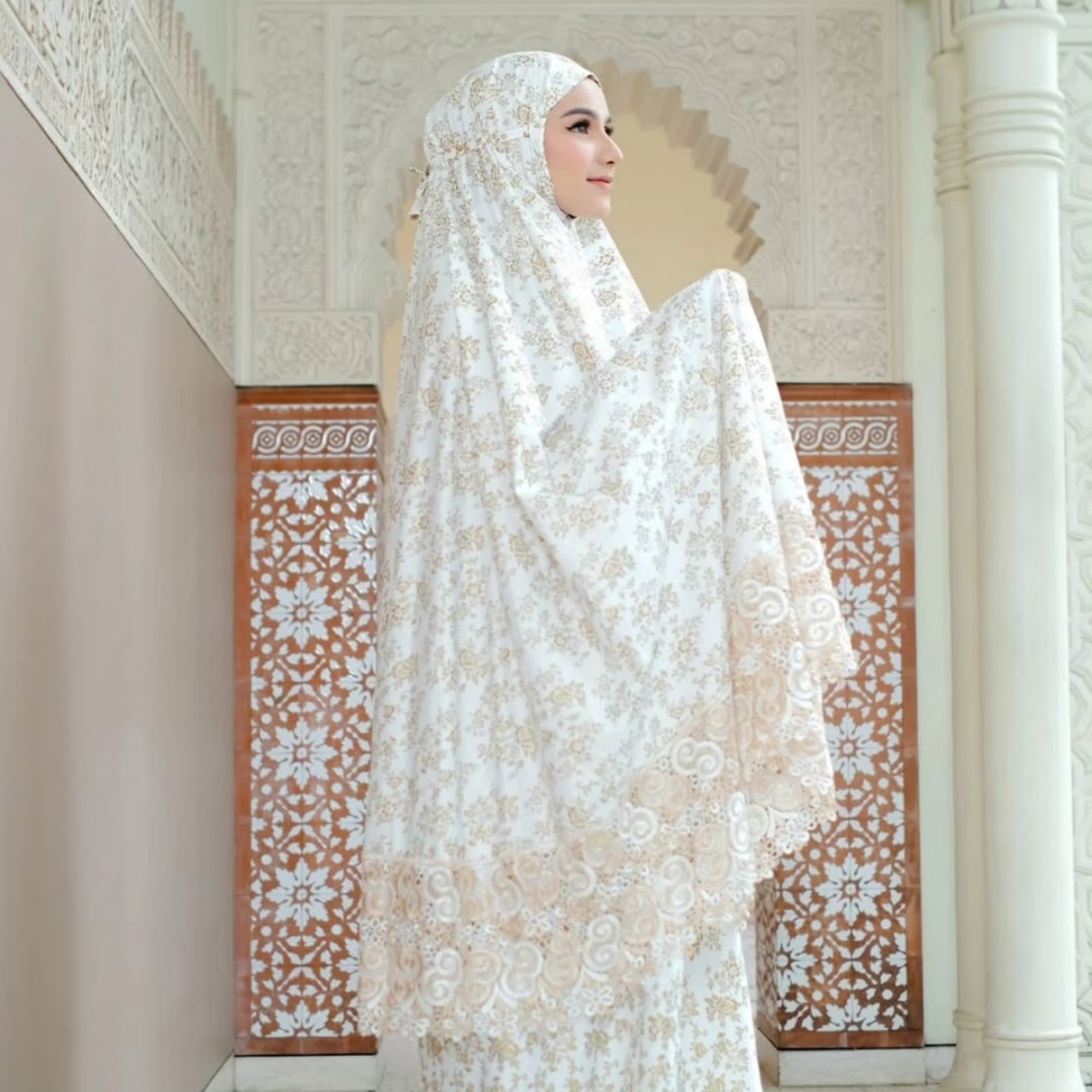 2. Pakaian dan Perlengkapan Ibadah