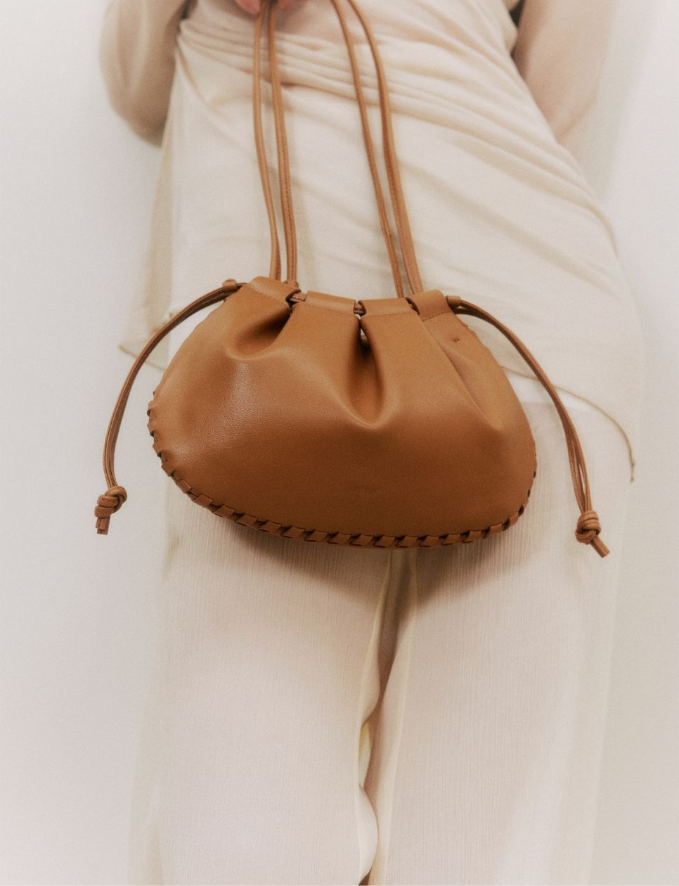 3. Bon Bien Shoulder Bag Tan Brown