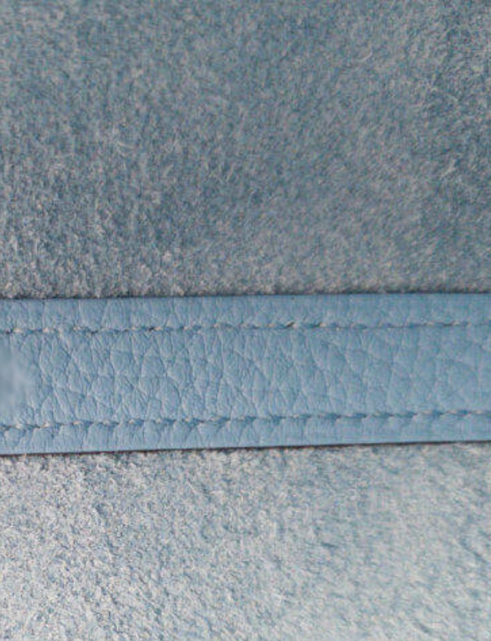 3. Perhatikan Detail Stitching
