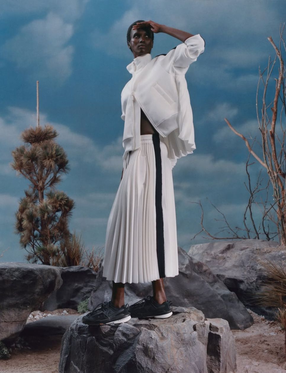 Kolaborasi NIKE x sacai Zegamadome (sumber: instagram.com/sacaiofficial)