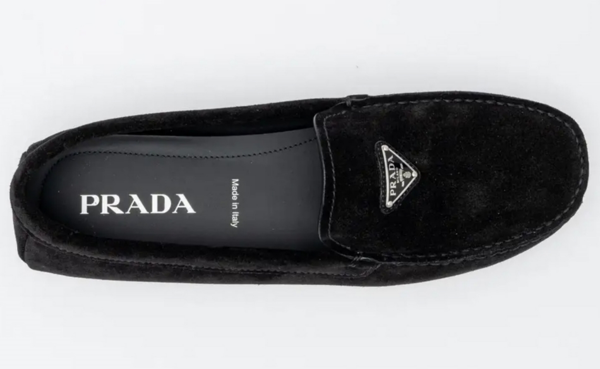 5. Cek Insole Sepatu