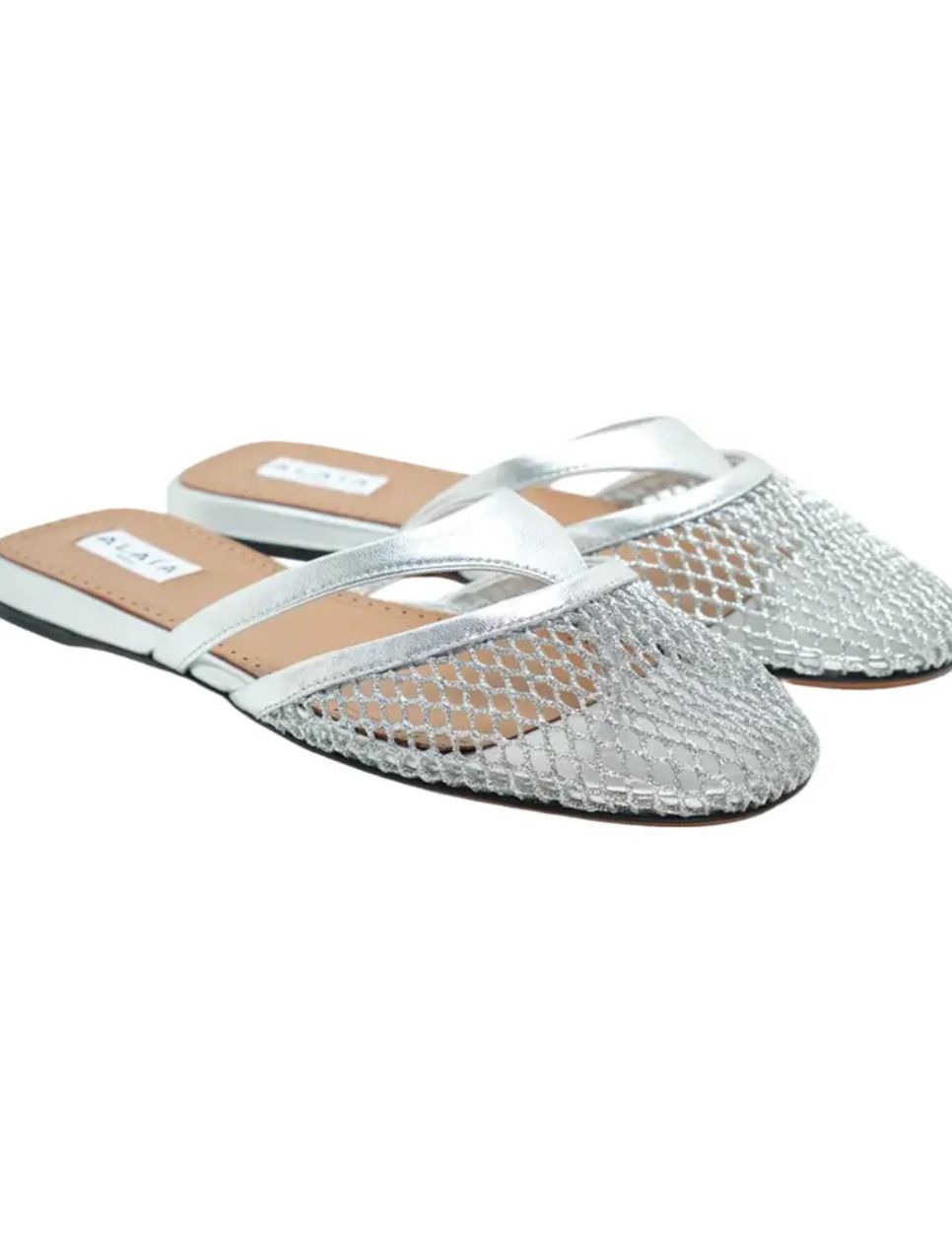 2. Alaïa Infradito Flat Mules in Fishnet: Chic, Refined, dan Serbaguna