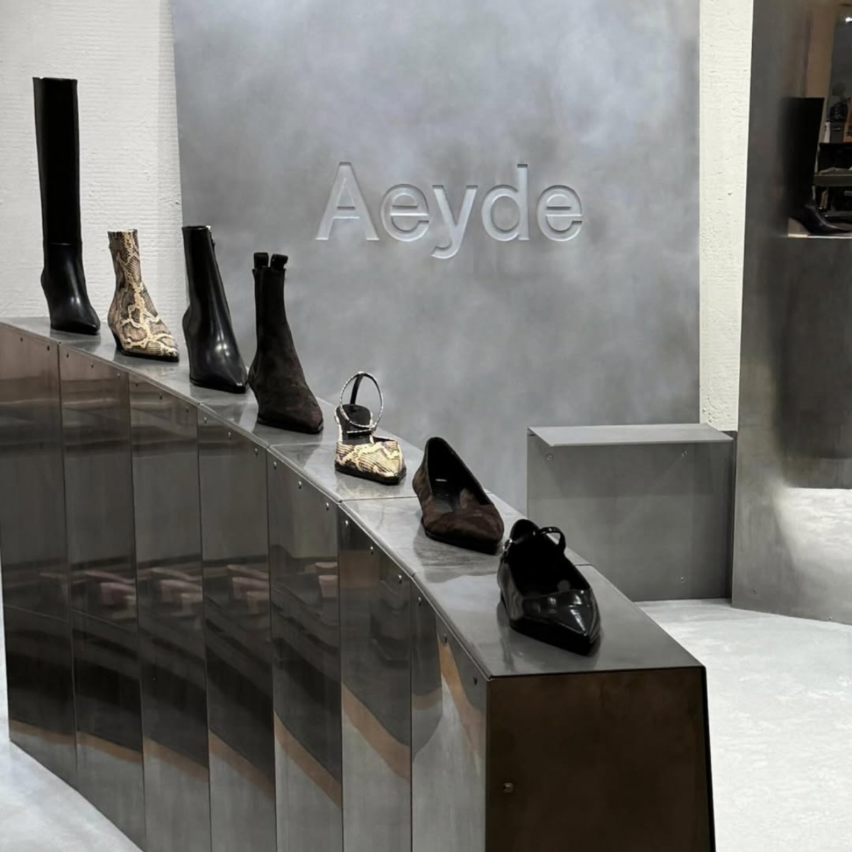 Koleksi footwear Aeyde (Sumber foto: Instagram/aeyde)