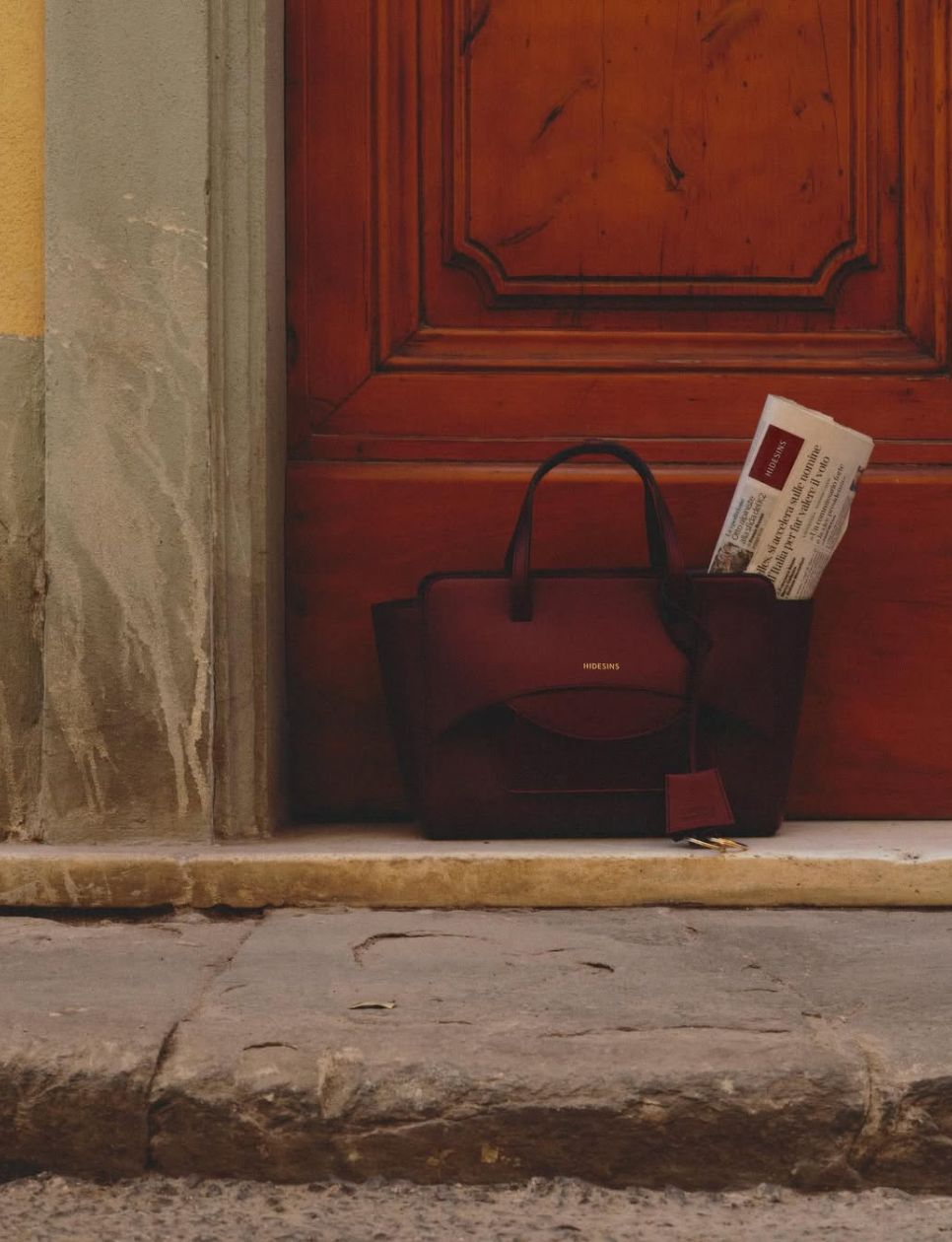 Fading into warm shades, one of Hidesins bag collection (sumber: instagram.com/hidesinsofficial)