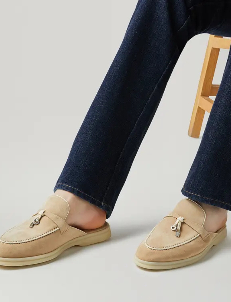 5. Andalkan Sepatu Minimalis dan Berkualitas