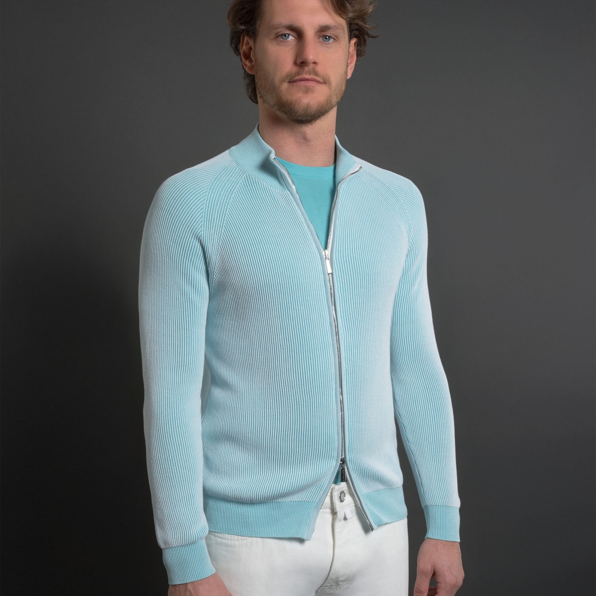 Knitwear DEAN-SIA (Sumber foto: https://www.moorer.clothing/)