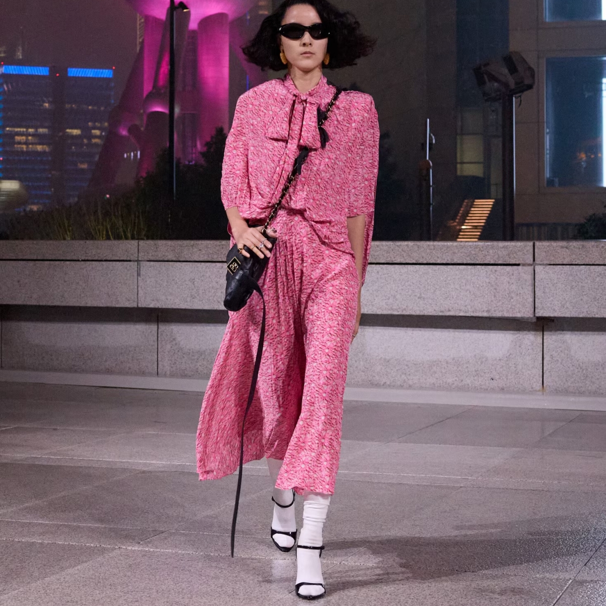 Spring collection (Sumber foto: https://www.balenciaga.com/ image no 20)
