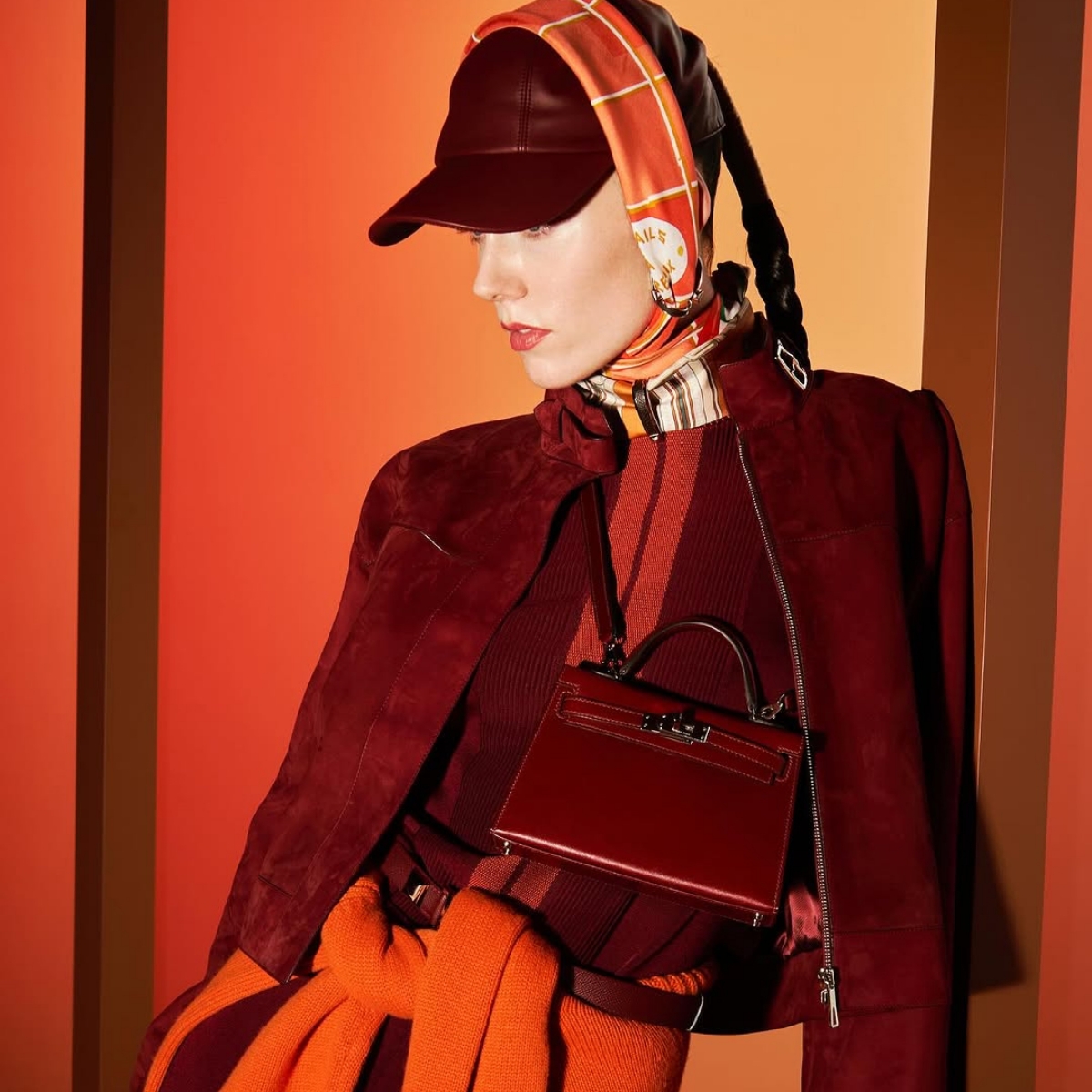 Model memamerkan tas mewah (Sumber foto: Instagram/Hermès)