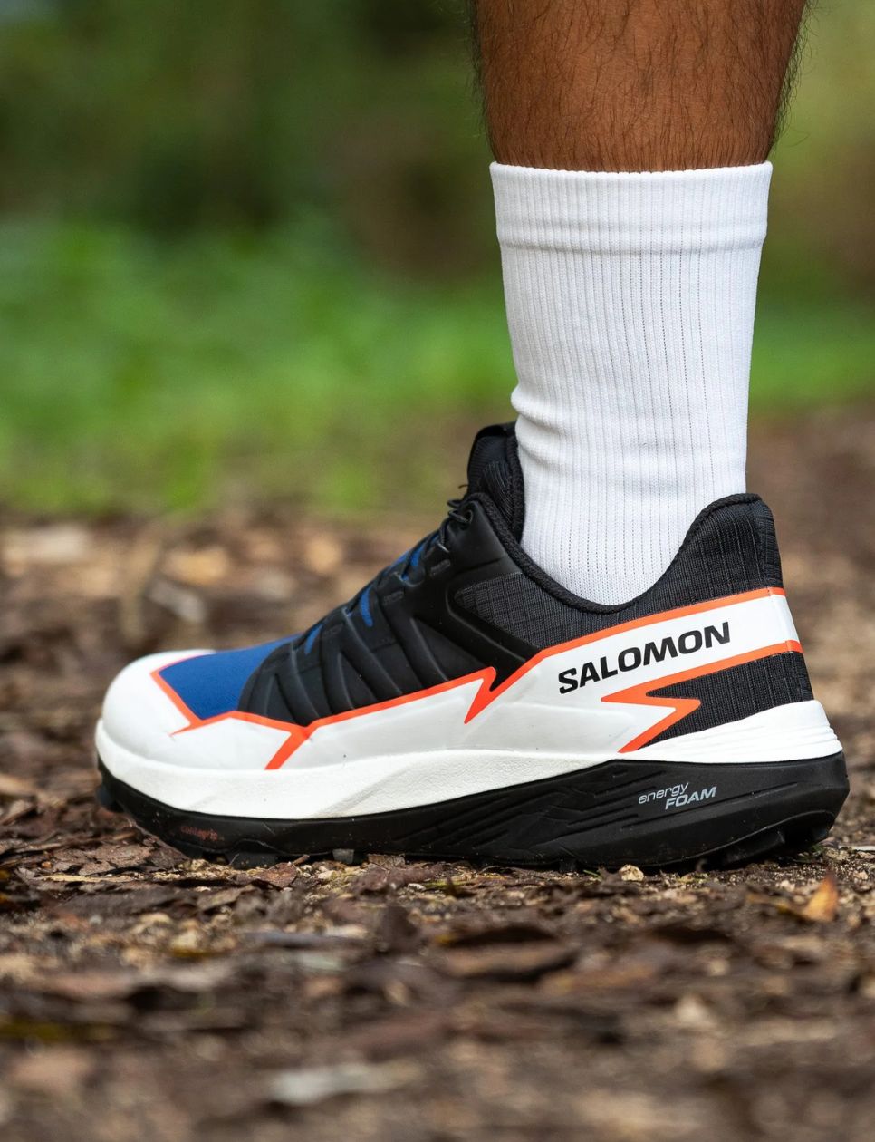 Salomon Thundercross (sumber gambar: https://runrepeat.com/salomon-thundercross)