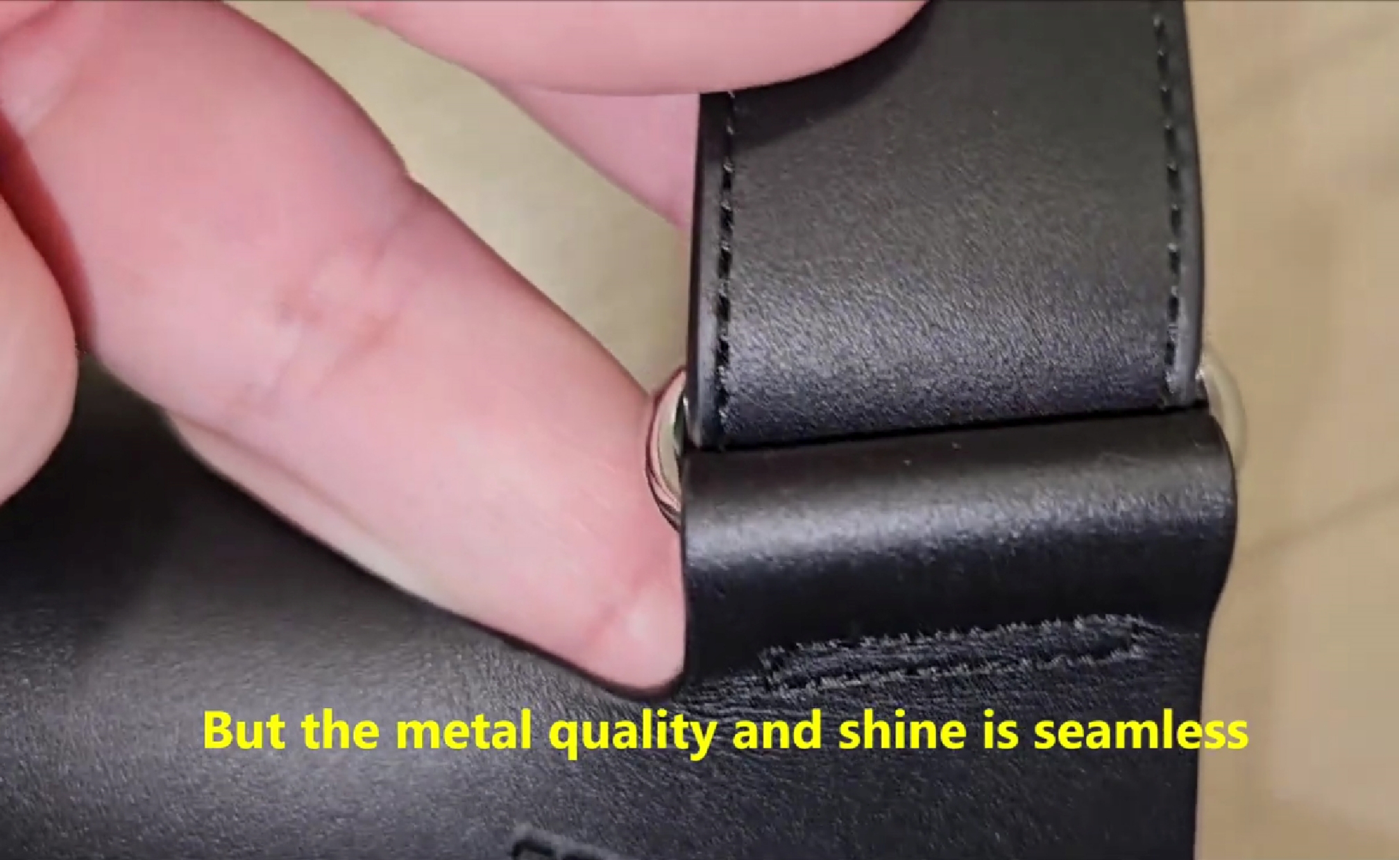 Buckle pada strap (Sumber foto: Youtube)