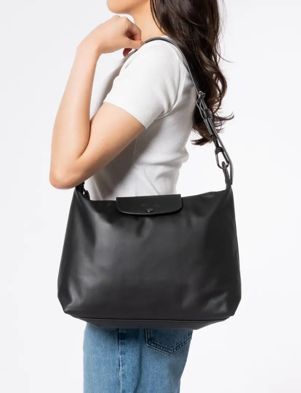 Longchamp Le Pliage Xtra Medium Hobo Bag (sumber gambar: voilà.id)