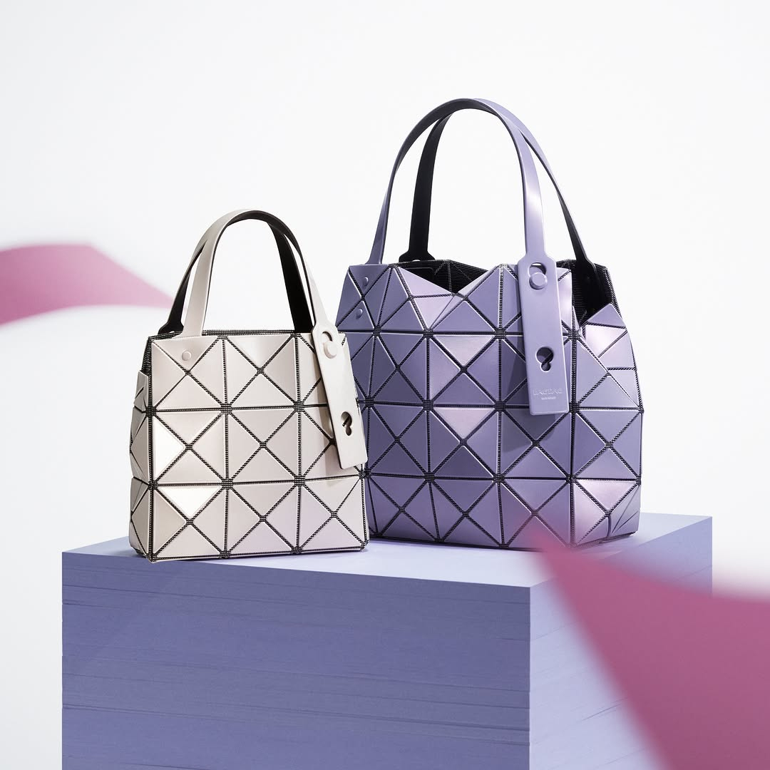Warna tas yang beragam (Sumber foto: Instagram/baobaoisseymiyake_official)