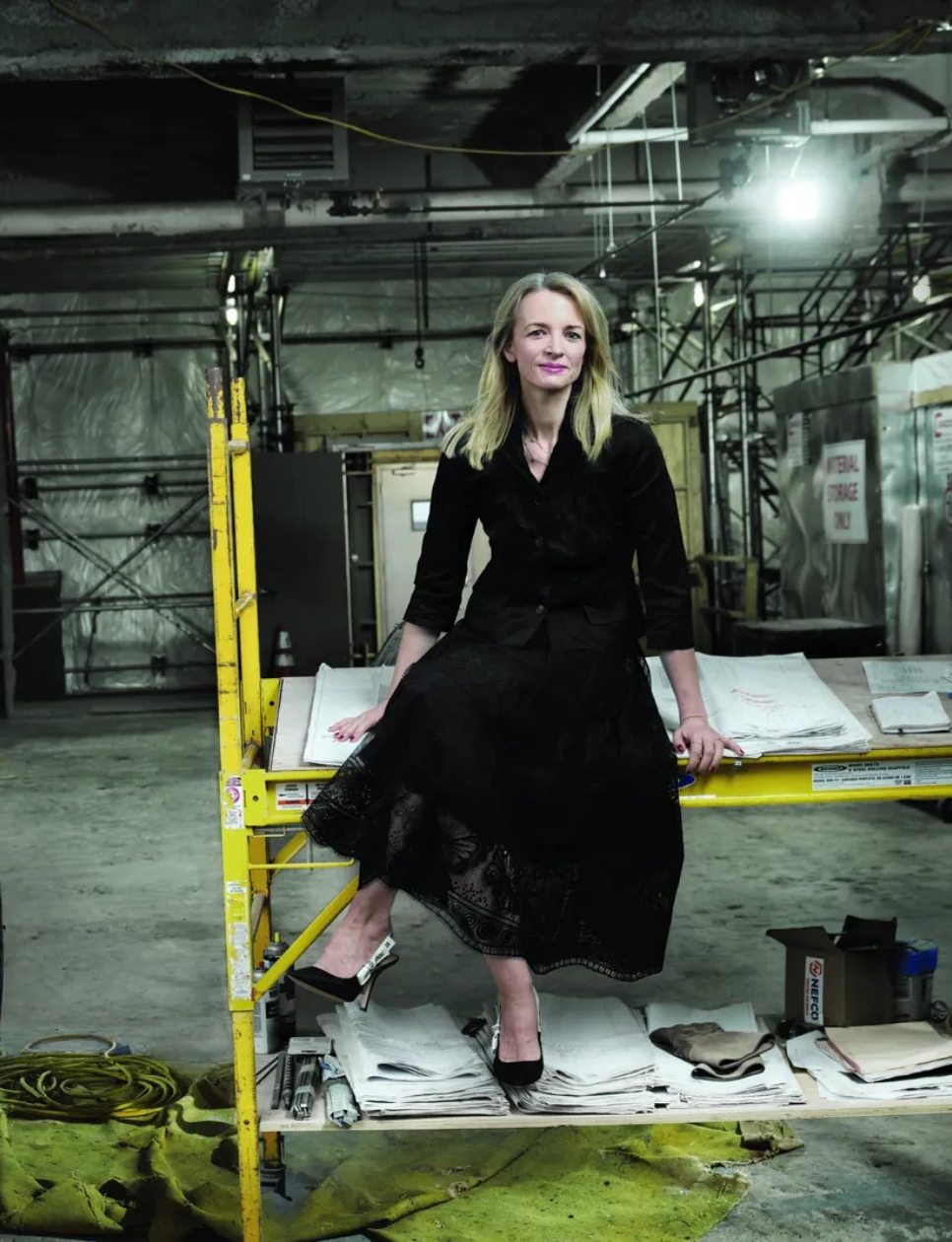 Delphine Arnault, CEO Dior Couture (sumber: https://www.voguebusiness.com/story/fashion/jonathan-anderson-has-been-appointed-sole-creative-director-of-dior)