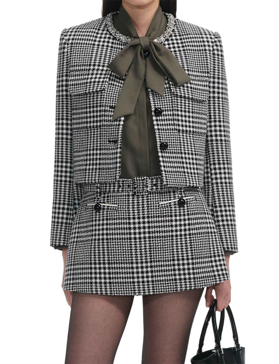 Self-Potrait Houndstooth Jacket Black White (sumber: voilà.id)