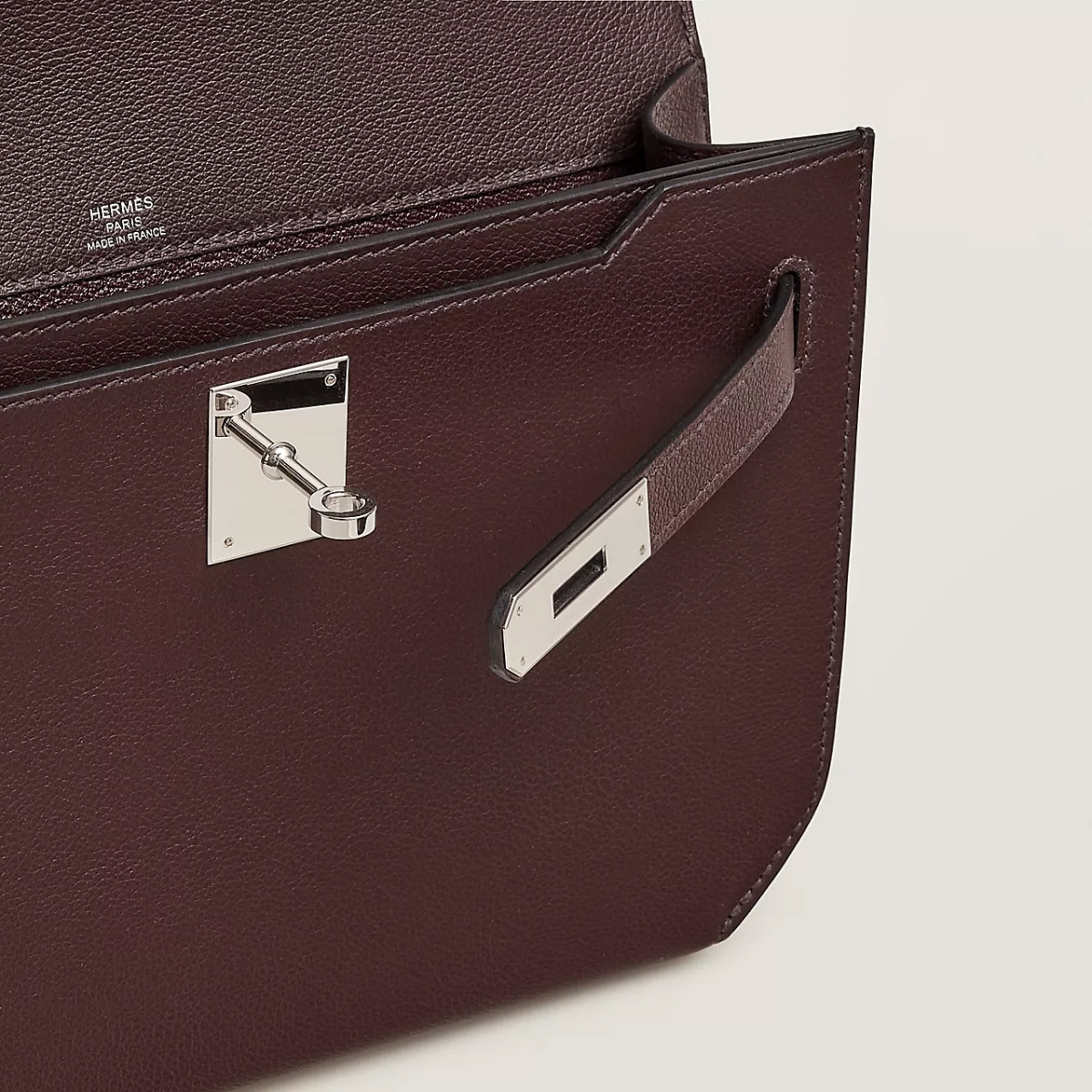 6. Periksa Stitching Tas