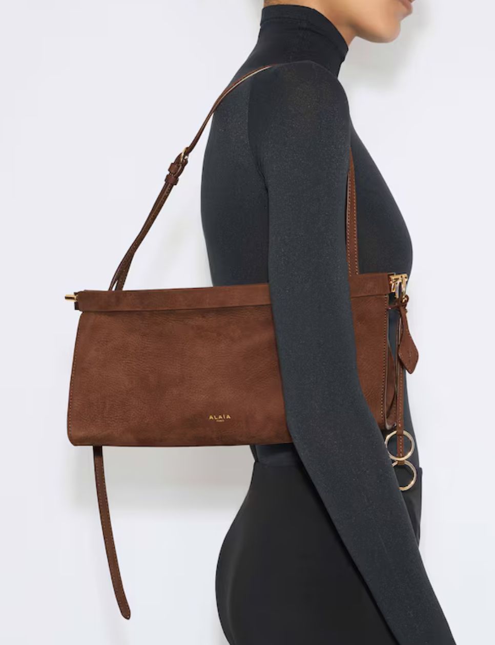 Alaia Small Square Bag (sumber gambar: maison-alaia.com)