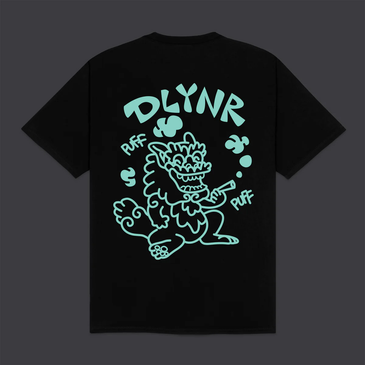 Puff Dragon Tee Black (Sumber foto: www.dollynoire.com)